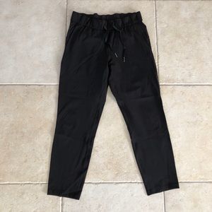 Lululemon On the Fly 7/8 Pant, Black, Size 8
